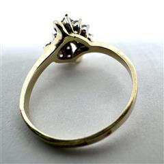 Lady's Gold Ring 14K Yellow Gold 3g Size:8